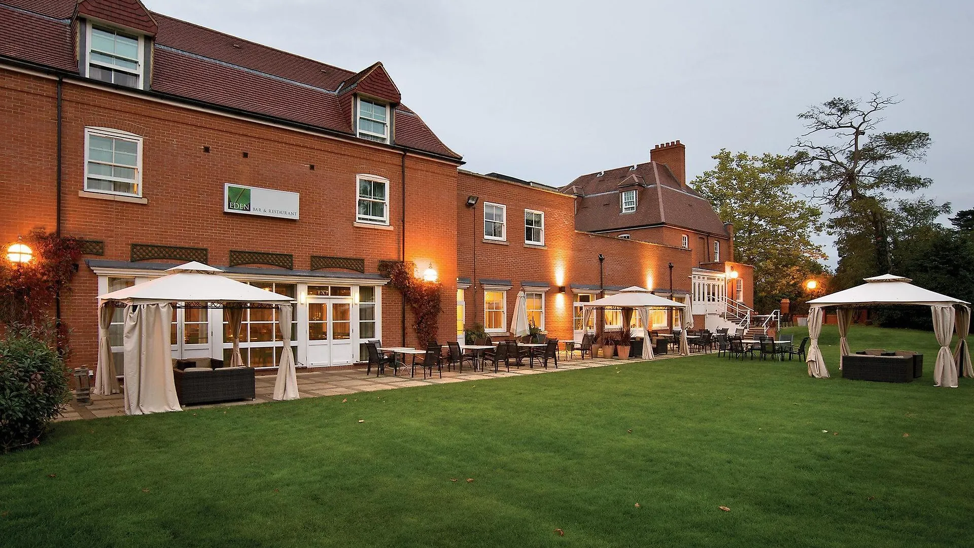 The Pinewood Hotel Slough