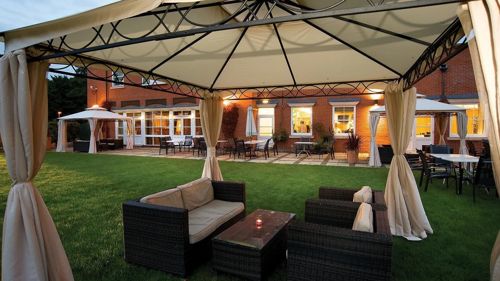 The Pinewood Hotel Slough