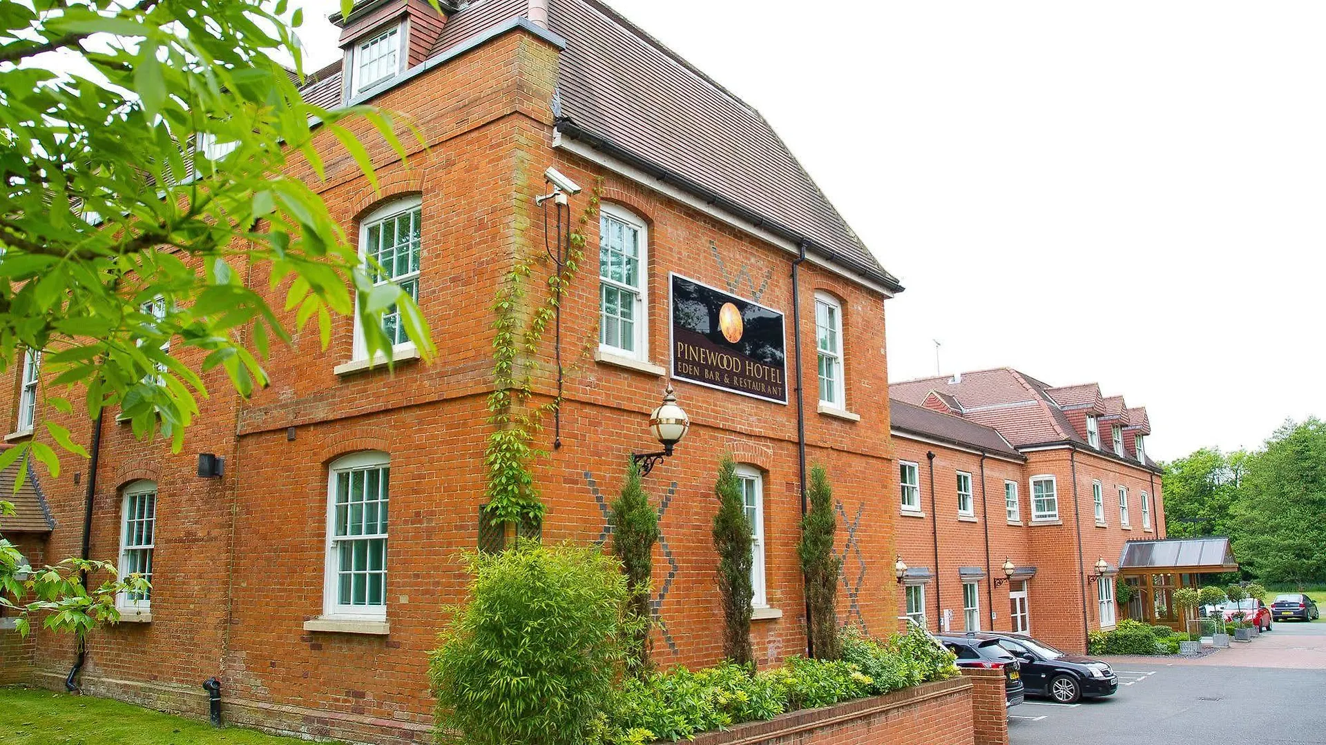 The Pinewood Hotel Slough